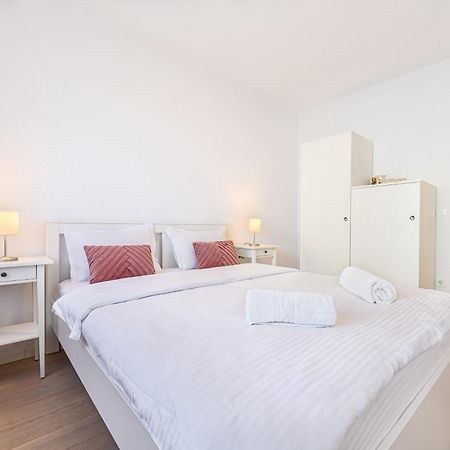 Jad - Luxury 3 Rooms & 2 Rooms Apartments In Kasper, Near Coresi Mall Braşov Exteriör bild