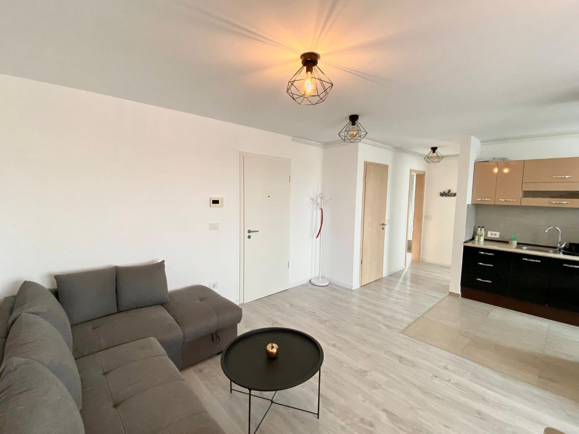 Jad - Luxury 3 Rooms & 2 Rooms Apartments In Kasper, Near Coresi Mall Braşov Exteriör bild