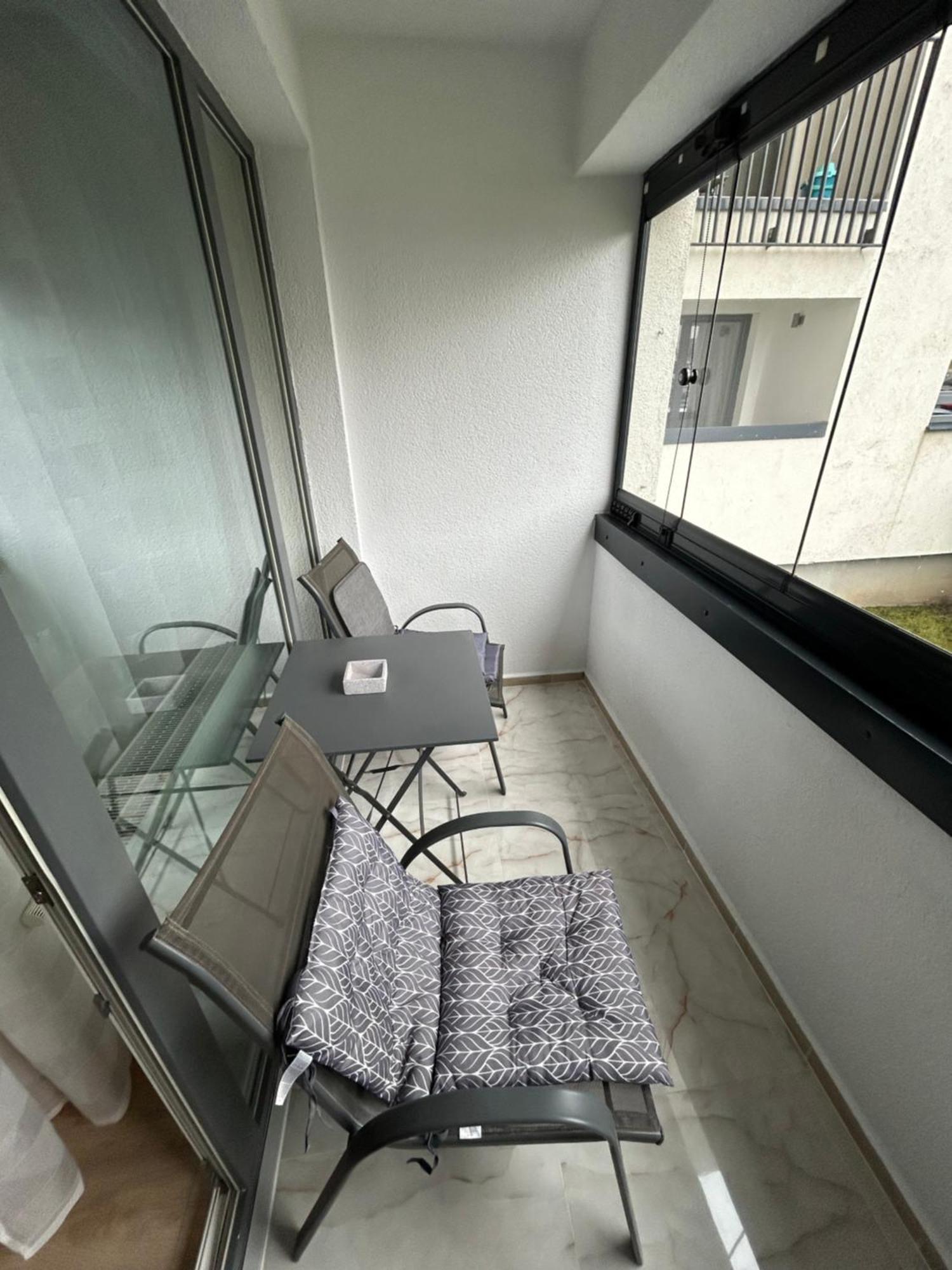Jad - Luxury 3 Rooms & 2 Rooms Apartments In Kasper, Near Coresi Mall Braşov Exteriör bild