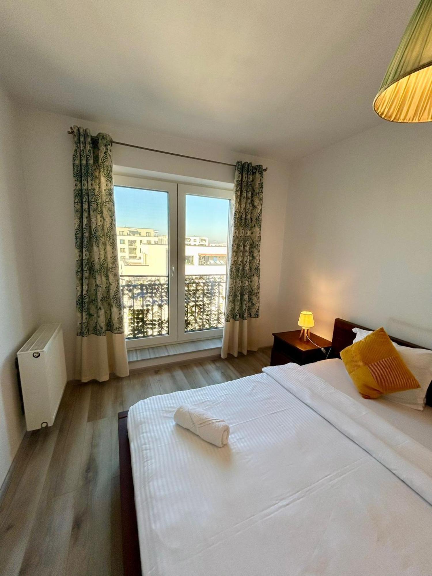 Jad - Luxury 3 Rooms & 2 Rooms Apartments In Kasper, Near Coresi Mall Braşov Exteriör bild