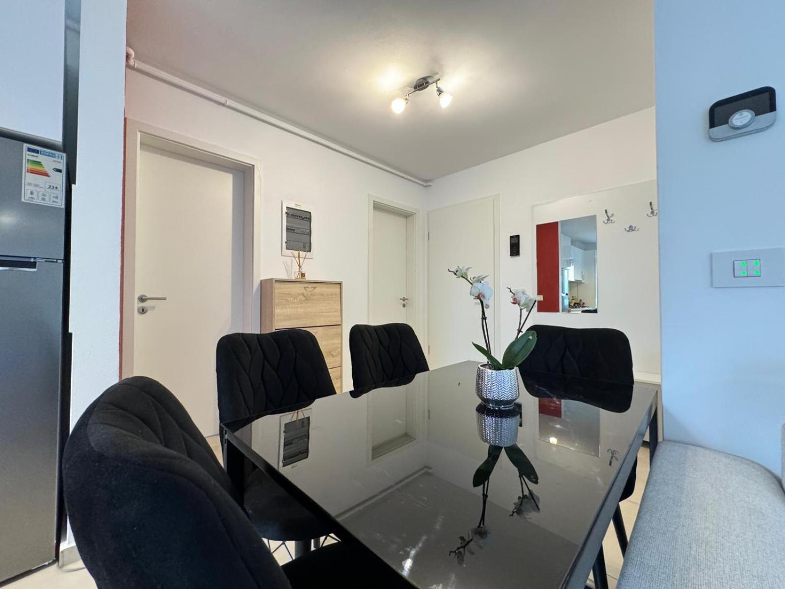 Jad - Luxury 3 Rooms & 2 Rooms Apartments In Kasper, Near Coresi Mall Braşov Exteriör bild